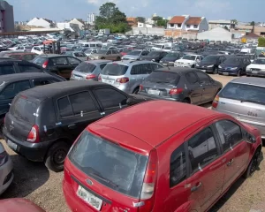 Leilão de Veículos da Prefeitura: Oportunidades para Carros e Sucatas