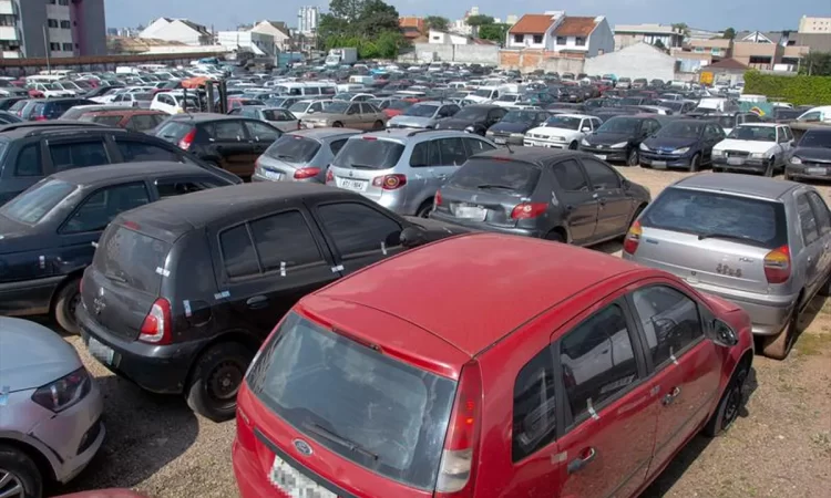 Leilão de Veículos da Prefeitura: Oportunidades para Carros e Sucatas