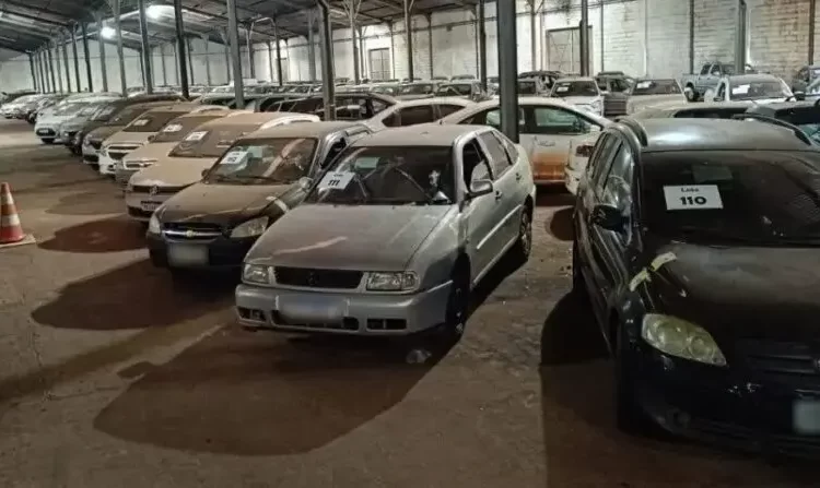 Leilão de Veículos em Maringá: Oportunidade para Comprar Carros e Motos com Descontos