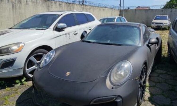 Porsche 911 Turbo S Coupe será leiloado com desconto de 40% – Saiba como participar