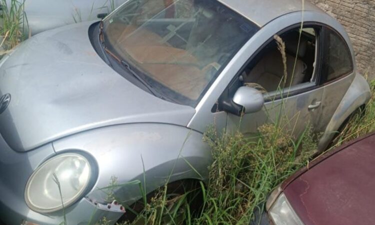 Leilão com Oportunidades Imperdíveis: Volkswagen Beetle por R$ 4 mil, Honda Civic R$ 16 mil e Mais!