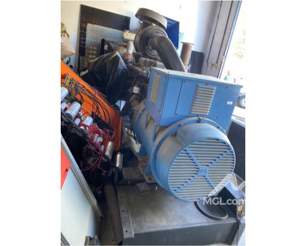 Grupo gerador a combustão com motor diesel