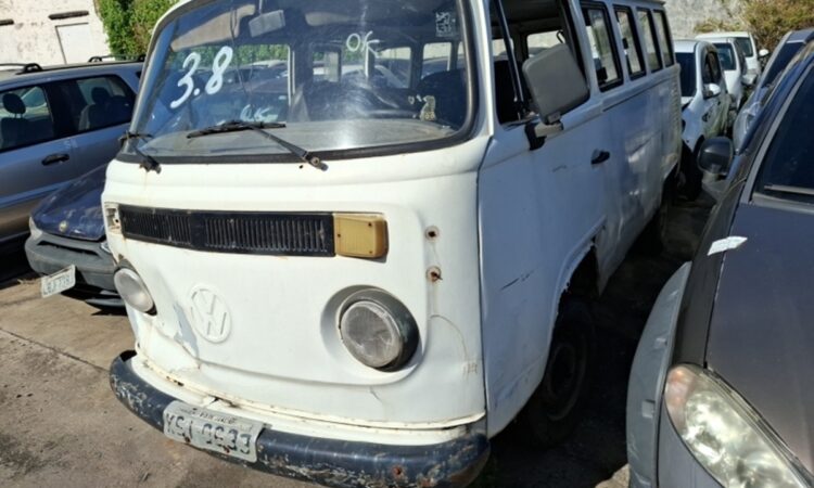 A Polícia Rodoviaria Ferderal realiza mega leilão com Sprinter e Kombi
