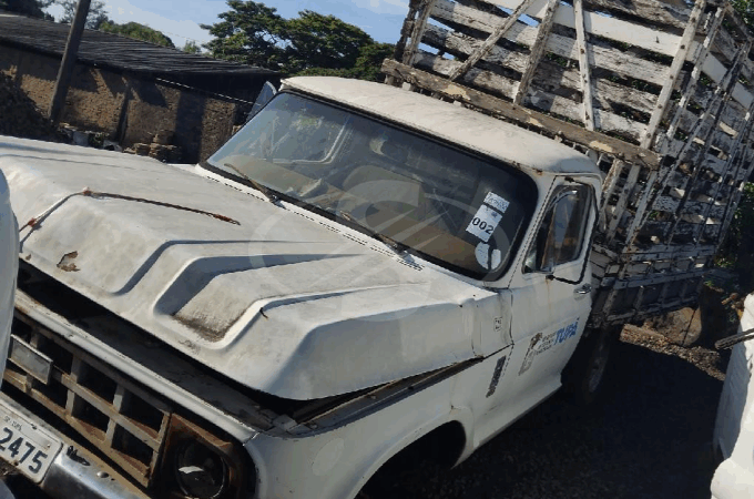 Picapes antigas e Kombis a partir de R$ 950 no leilão da Prefeitura de Tupã — veja como participar