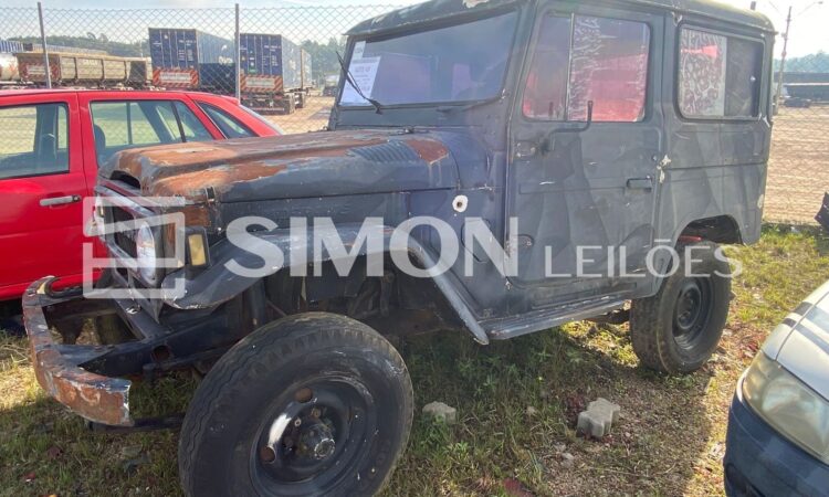 Caminhonetes, caminhões e vans a partir de R$ 1.709 no leilão da frota estadual