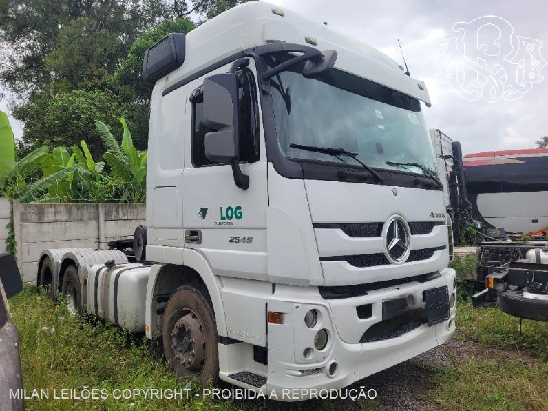 M-BENZ ACTROS 2546 LS - CAB ESTENDIDA - 3 EIXOS DIESEL 2P ANO 2019