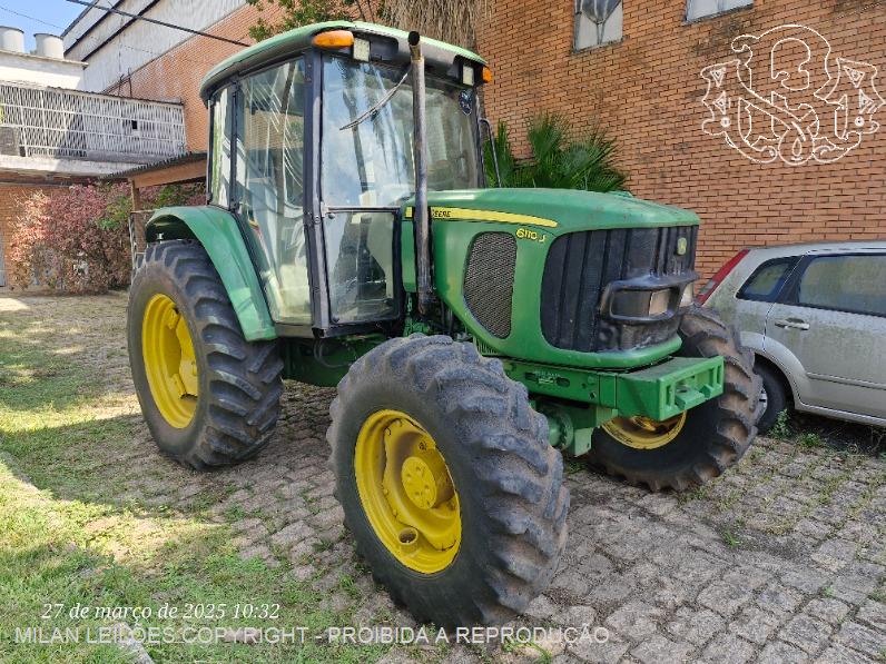TRATOR AGRICOLA JOHN DEERE - MOD. 6110J DIESEL ANO 2011