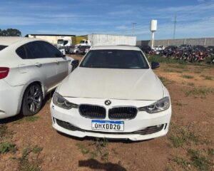 Leilão do Tribunal de Justiça tem carros de luxo como BMW e carros popular