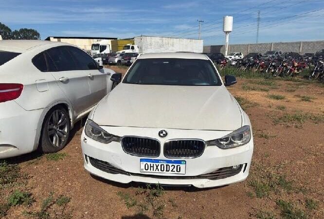 Leilão do Tribunal de Justiça tem carros de luxo como BMW e carros popular