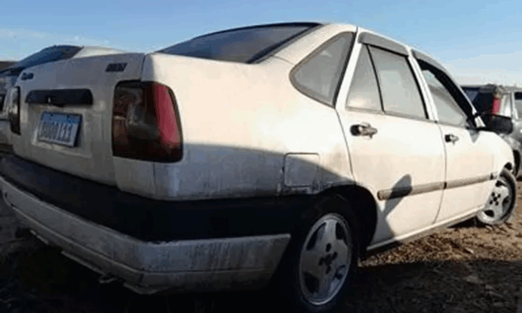 Carros classicos como Momza, Santana, Marea e Tempra a partir de R$ 1.816 no leilão Detran São Paulo