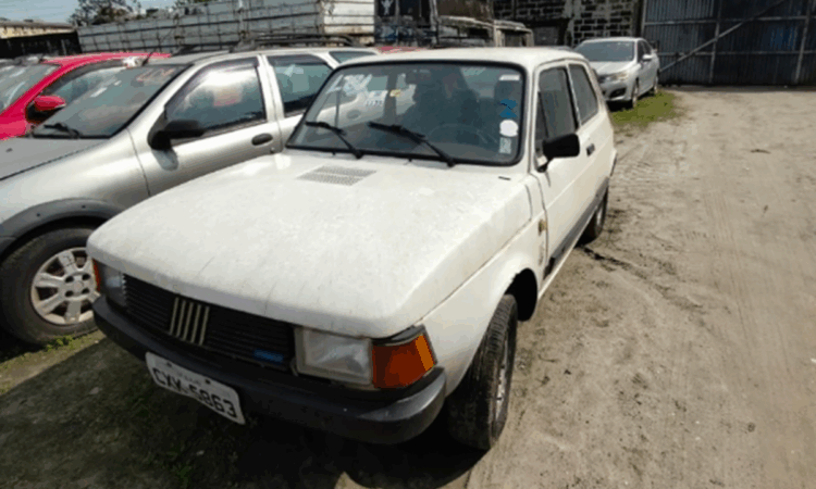 Fiat 147 e carros a partir de R$ 3 mil leilão do DER São Paulo