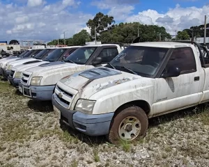 LEILÃO de Frota da SANEPAR tem caminhonete, caminhão e motos