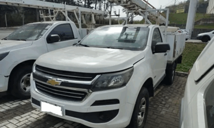 Leilão de Frota de companhia elétrica tem 6 caminhonetes GM S10 cabine Simples e carro popular a partir de 19 mil reais
