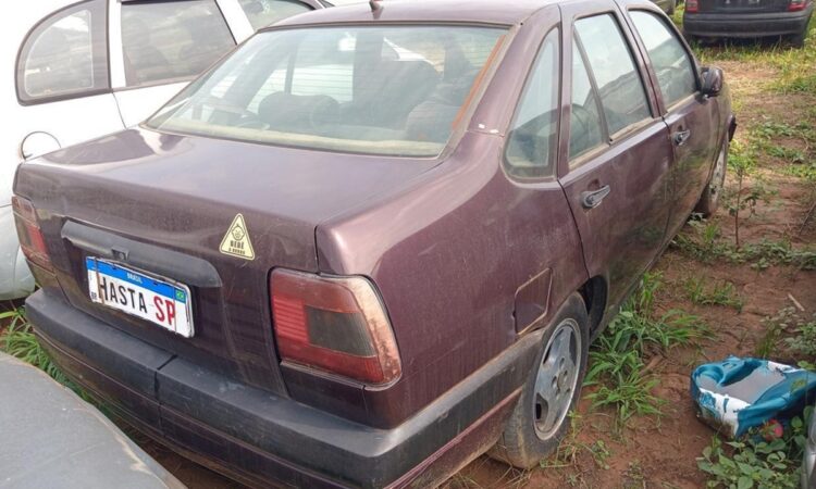 Leilão de Transito em Guarulhos São Paulo tem carros clássicos com Tempra Ouro Por R$ 2.109 Omega, Fusca, Monza e Logus Por R$ 1.816