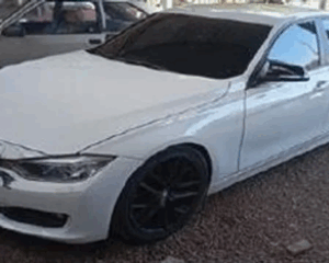 Leilão de Transito tem carros de luxo, popular e clássicos dos anos 90