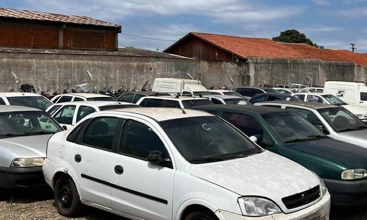 Mais de 100 veículos a partir de R$ 750 serão leiloados em Londrina pela PRF