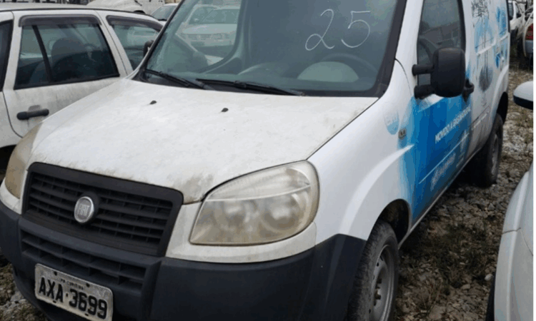 Mega Leilão da Sanepar tem Strada e Fiorino Furgão, Doblo e carro popular a partir de R$ 4.350