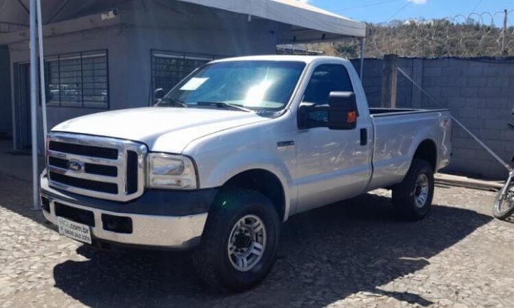 Leilão Corporativo tem caminhonetes Ford F250, Hilux GM D20, S10 e Outras
