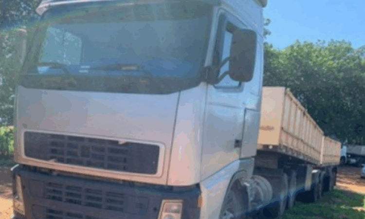 CAMINHÃO VOLVO FH-12 420 6x2T Leilão de Empreiteira oferece caminhões Volvo e Volkswagen