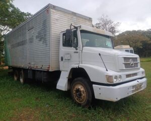 Leilão de Veículos do Governo do Paraná: F-1000, Mercedes-Benz 1620 e Kombi a Partir de R$ 1 Mil!