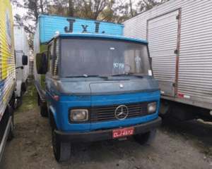 Caminhão Mercedes BENZ leilão do DER-SP