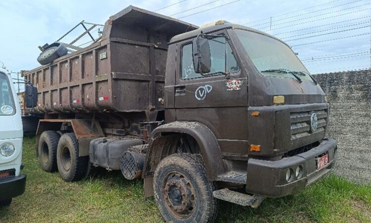 PRF realiza leilão com caminhões Volkswagen, Iveco e Mercedes a partir de R$ 5 mil