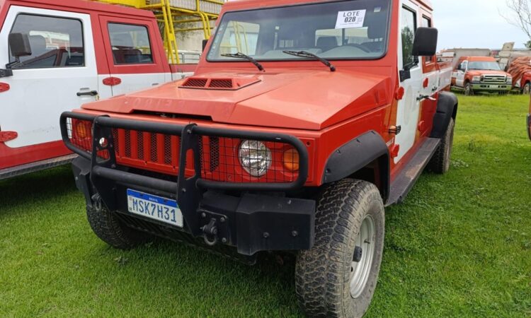 Caminhonete 4x4 Marrua, barco em alumínio e Motor de popa por 250 reais Leilão dos Bombeiros
