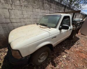 Leilão de Frota Municipal: Retroescavadeira, Ranger, Sprinter e Jetta com Lances a Partir de R$ 5 Mil!