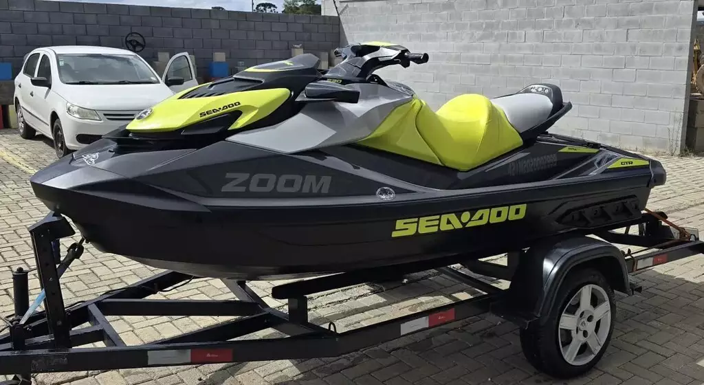 Justiça Leiloa 21 Veículos de Luxo Apreendidos da Máfia do Cigarro:   Jet Ski