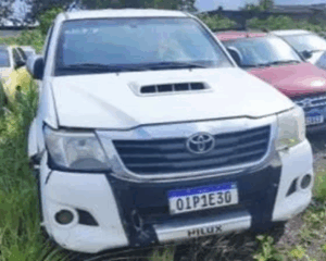 Carro de luxo apreendido em operação contra o Comando Vermelho vai a leilão com lance inicial é de R$ 37 mil