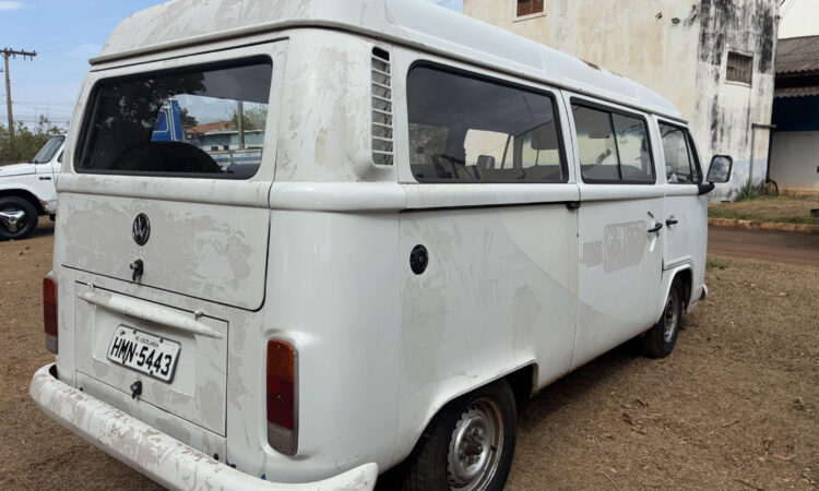 Leilão do Dmae de Uberlândia tem Kombi, Fiat Uno a R$ 4,5 mil e caminhão D40