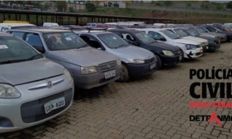 O Detran-MG lança calendário com 13 leilões em andamento e 26 previstos para as próximas semanas. Lances iniciais abaixo do valor de mercado oferecem chance única de arrematar veículos conservados e sucatas no estado
