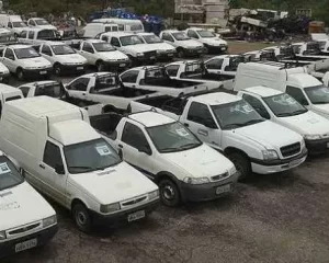 Copasa realiza leilão com 35 veículos em Montes Claros