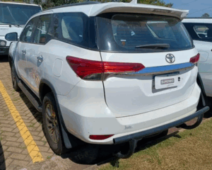 Leilão de Frota tem Toyota Hilux, Corolla e Etios a partir de 20 mil reais