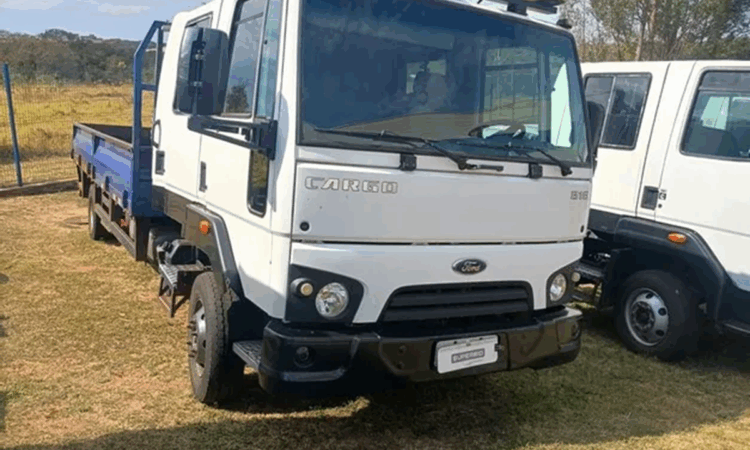 Leilão de empreiteira tem Caminhão Ford Cargo, Roçadeiras e outros equipamentos por 2 mil Reais