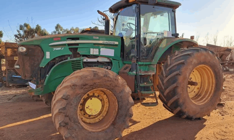 Leilão do Agronegócio tem 39 tratores John Deere, Valtra, Case e New Holland a partir de 18 mil reais