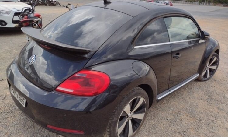 Leilão do Detran DF tem Fusca TSI, Civic e Golf por 5 mil reais no leilão do Detran Brasília