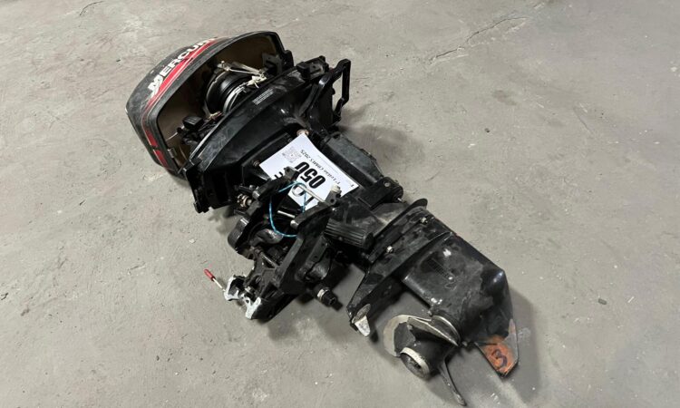 Leilão do Corpo de Bombeiros/ES: Barcos e Motores de Popa a Partir de R$ 250!