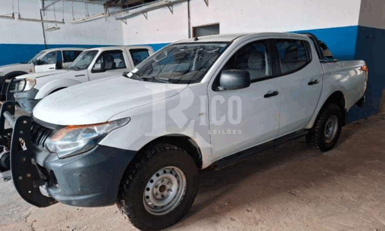 Leilão da Eletrobras tem Hilux por R$ 30 mil e carros a partir de R$ 3.200