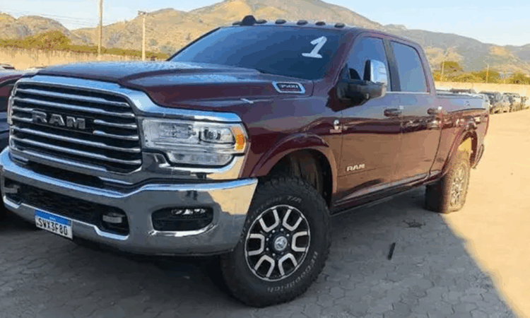 caminhonete dodge ram Leilão do Detran-ES tem mais de 440 veículos a partir de R$ 2 mil Corolla por R$ 20 mil e RAM 3500 por R$ 120 mil