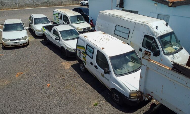 Prefeitura no Interior de SP Realiza Leilão com Carros, Caminhões e Máquinas Pesadas a Partir de R$ 10 Mil