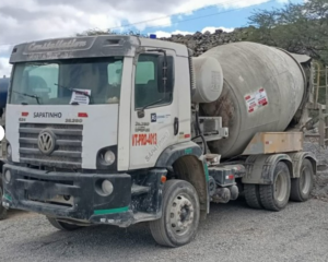 Leilão Andrade Gutierrez Tem Caminhões Pipa, Betoneira e Munck Volkswagen a Partir de R$ 100 Mil!