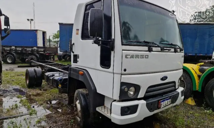 Caminhão FORD CARGO Leilão da Ford tem caminhonetes, caminhão e carro direto da fabrica
