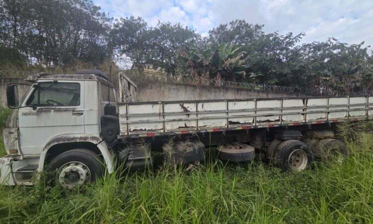 Luxo Confiscado: Leilão SENAD Vende Audi RS4 (2019), Range Rover SVR (R$ 100 Mil) e Caminhão Volvo por R$ 20 Mil! Sua Oportunidade de Ganhar Dinheiro!