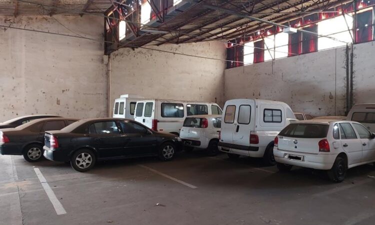 Leilão Cascavel 2026: 157 Lotes com Carros, Caminhões, Ônibus, Sucatas e Móveis a Partir de R$ 50 – Visitação Começa Amanhã (05/12)!