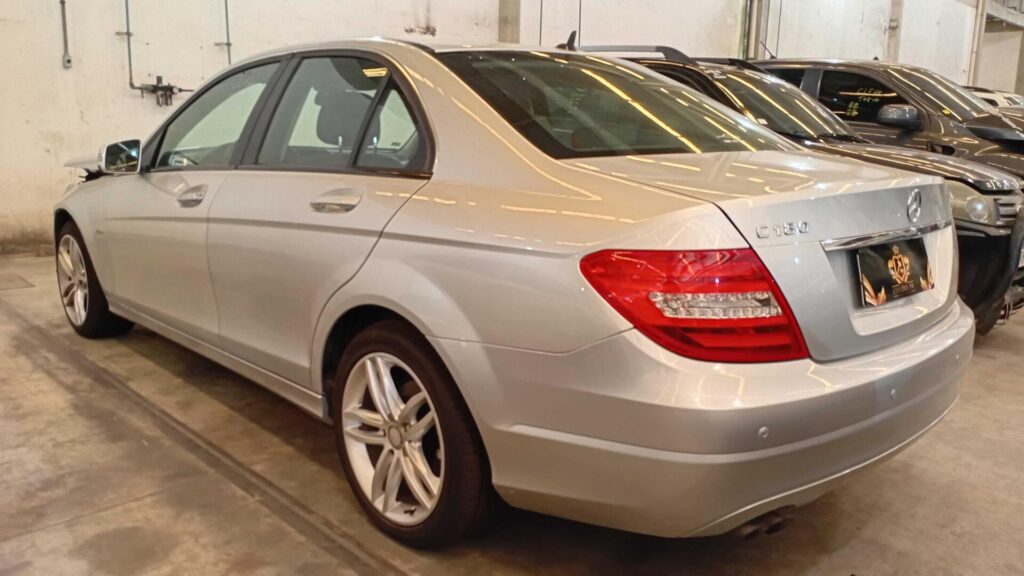 Mercedes BENZ C 180 CGI Leilão Tokio Marine Seguros com caminhontes e SUV 4x4 , Caminhão e carro de luxo por R$ 29 mil – Encerra Dia 0312!