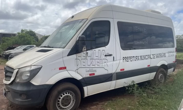 VAN MERCEDES BENZ SPRINTER Leilão de Prefeitura tem Trator Caminhão Sacania
