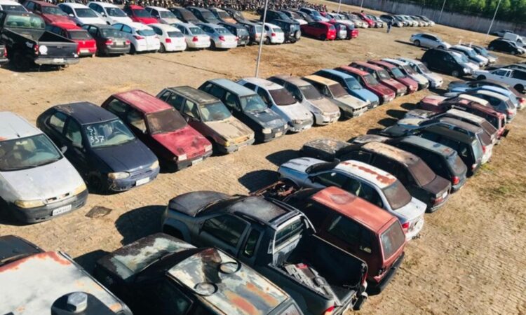 Leilão BHTrans 2025: 436 Veículos Apreendidos em BH por Preço de Sucata – 9 Carros Conservados + 427 Sucatas a Partir de R$ 100 nos Dias 18 e 19/12!