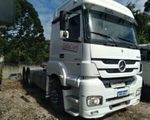 CAMINHÃO Mercedes BENZ AXOR 2544 S Leilão de veículos retomados de financiamento