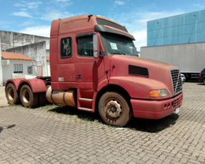 Leilão da Receita Federal em SP tem carro de luxo, SUV, caminhão, joias e moto elétrica